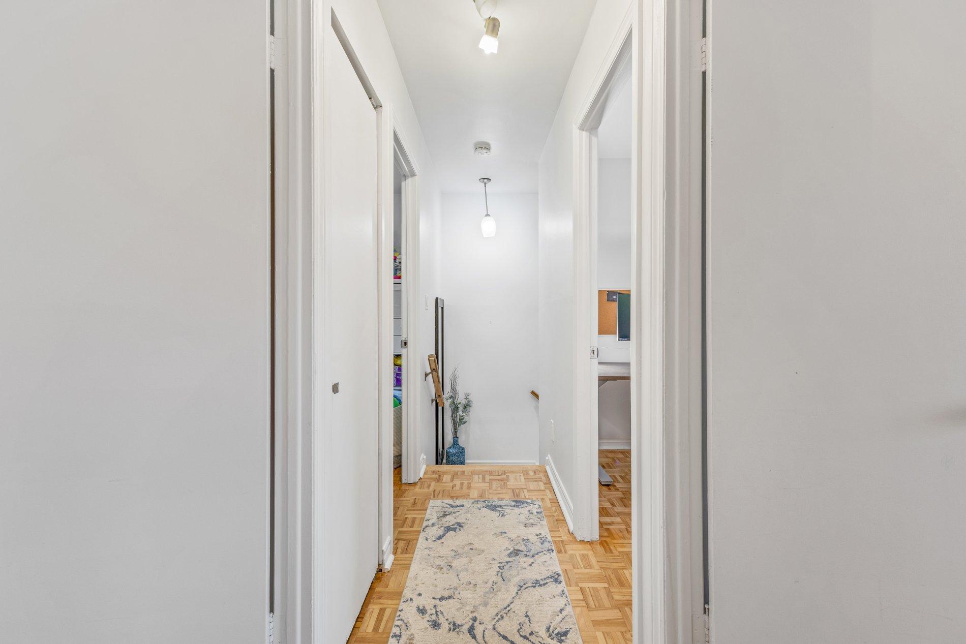 









1310


40e Avenue

,
Montréal (Rivière-des-Prairies/Pointe-aux-Trembles),




QC
H1A3G5

