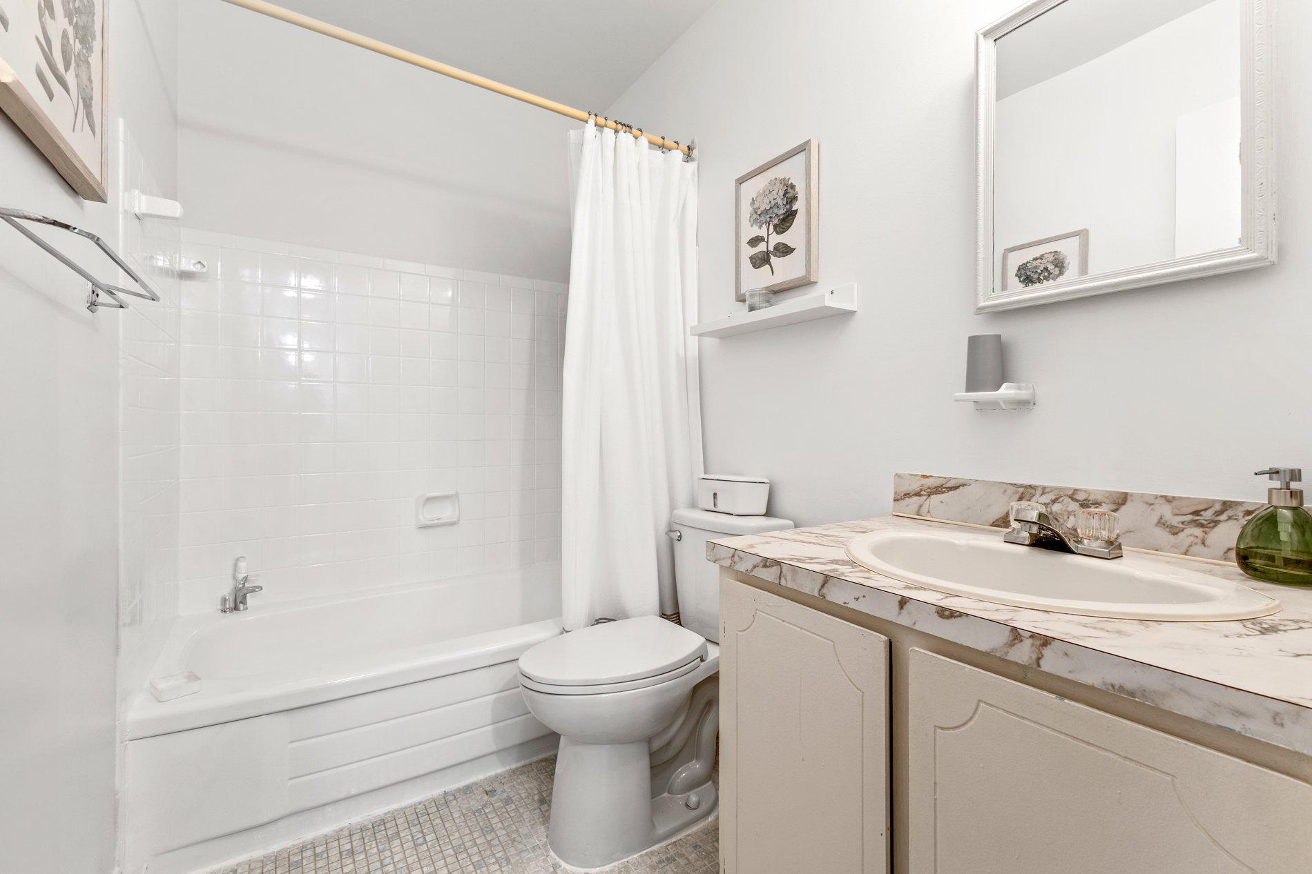 









1310


40e Avenue

,
Montréal (Rivière-des-Prairies/Pointe-aux-Trembles),




QC
H1A3G5

