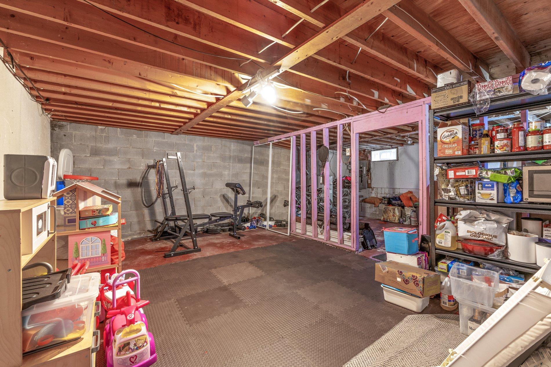 









1310


40e Avenue

,
Montréal (Rivière-des-Prairies/Pointe-aux-Trembles),




QC
H1A3G5


