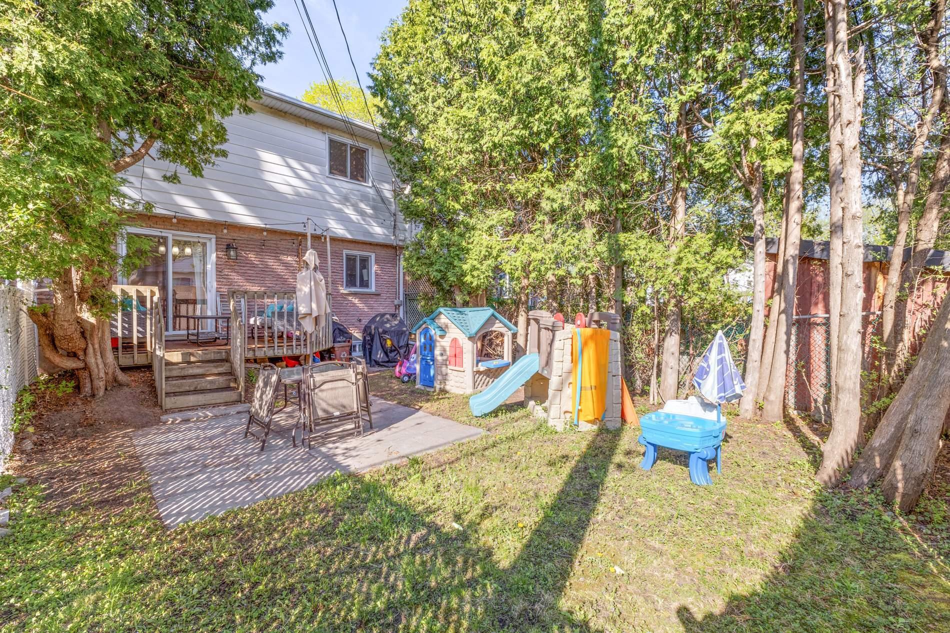 









1310


40e Avenue

,
Montréal (Rivière-des-Prairies/Pointe-aux-Trembles),




QC
H1A3G5

