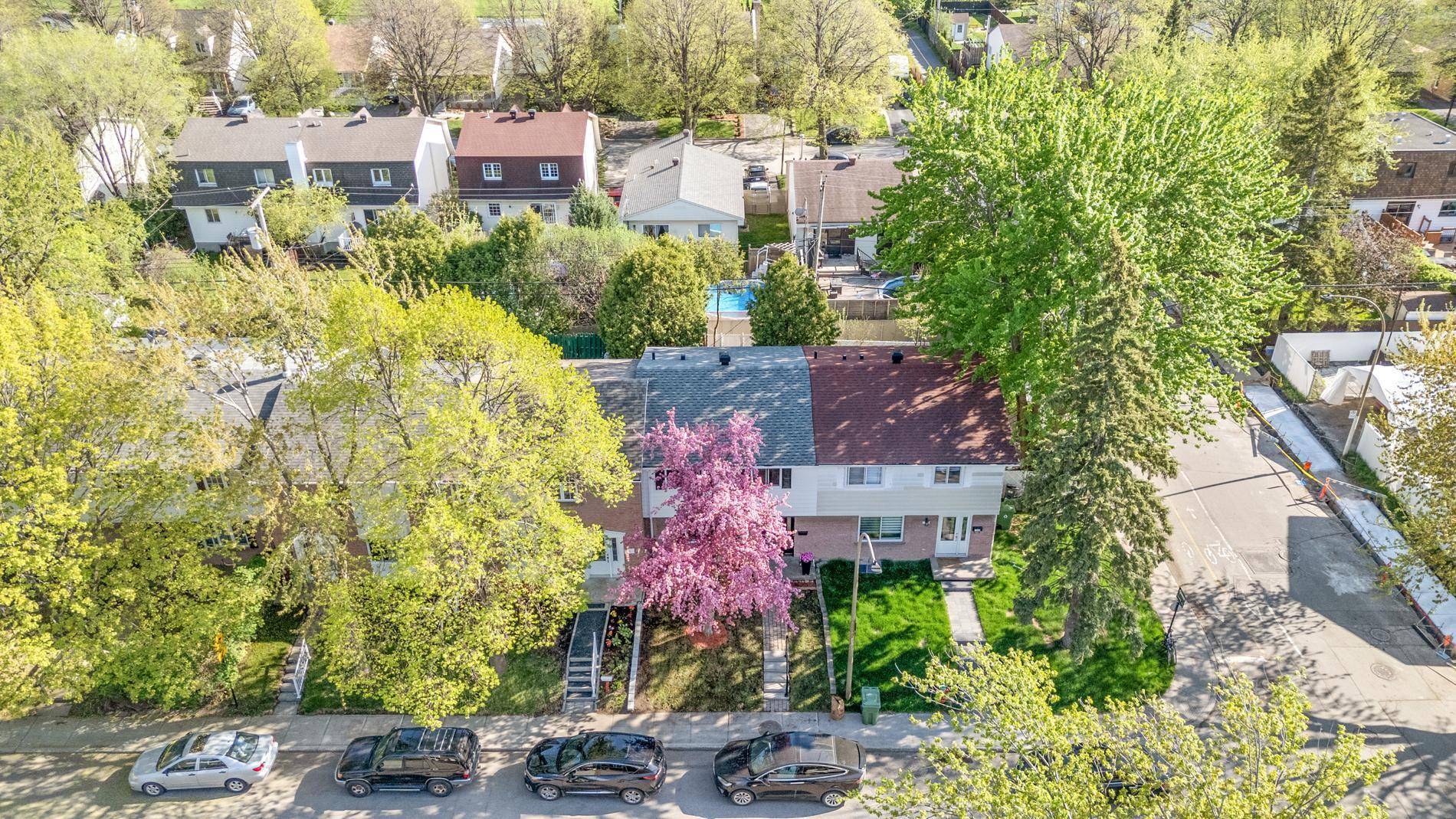 









1310


40e Avenue

,
Montréal (Rivière-des-Prairies/Pointe-aux-Trembles),




QC
H1A3G5

