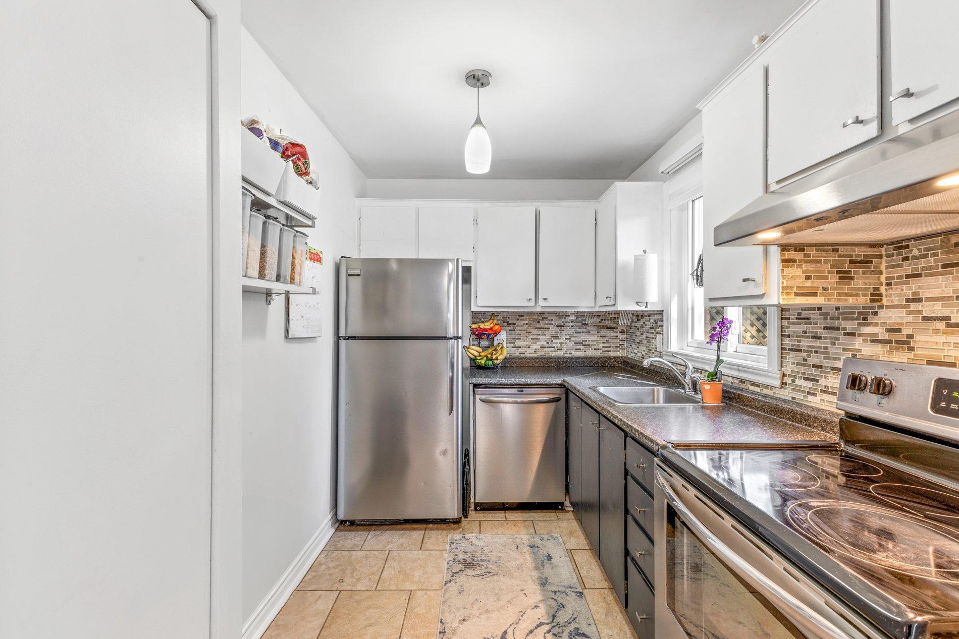 









1310


40e Avenue

,
Montréal (Rivière-des-Prairies/Pointe-aux-Trembles),




QC
H1A3G5


