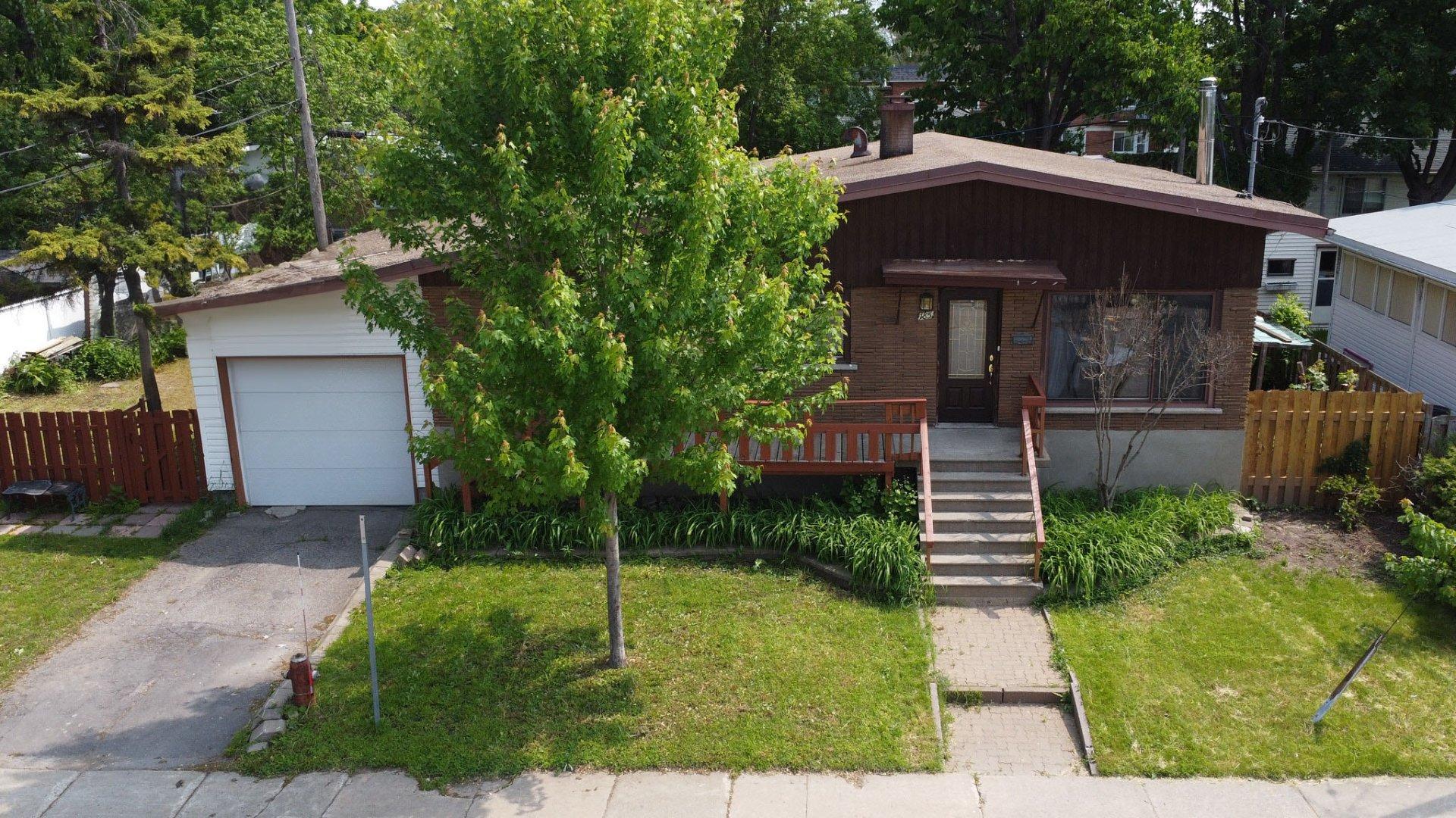 









185


Av. Verdi

,
Laval (Laval-des-Rapides),




QC
H7N3E2

