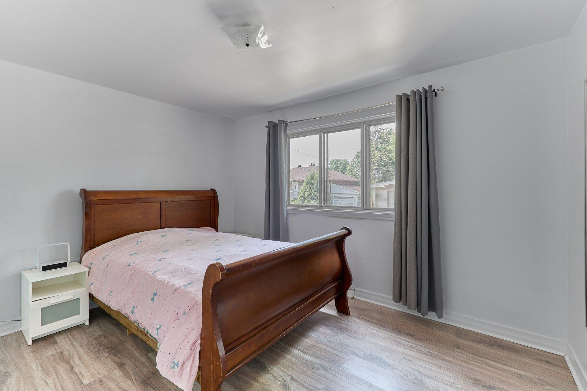 









185


Av. Verdi

,
Laval (Laval-des-Rapides),




QC
H7N3E2

