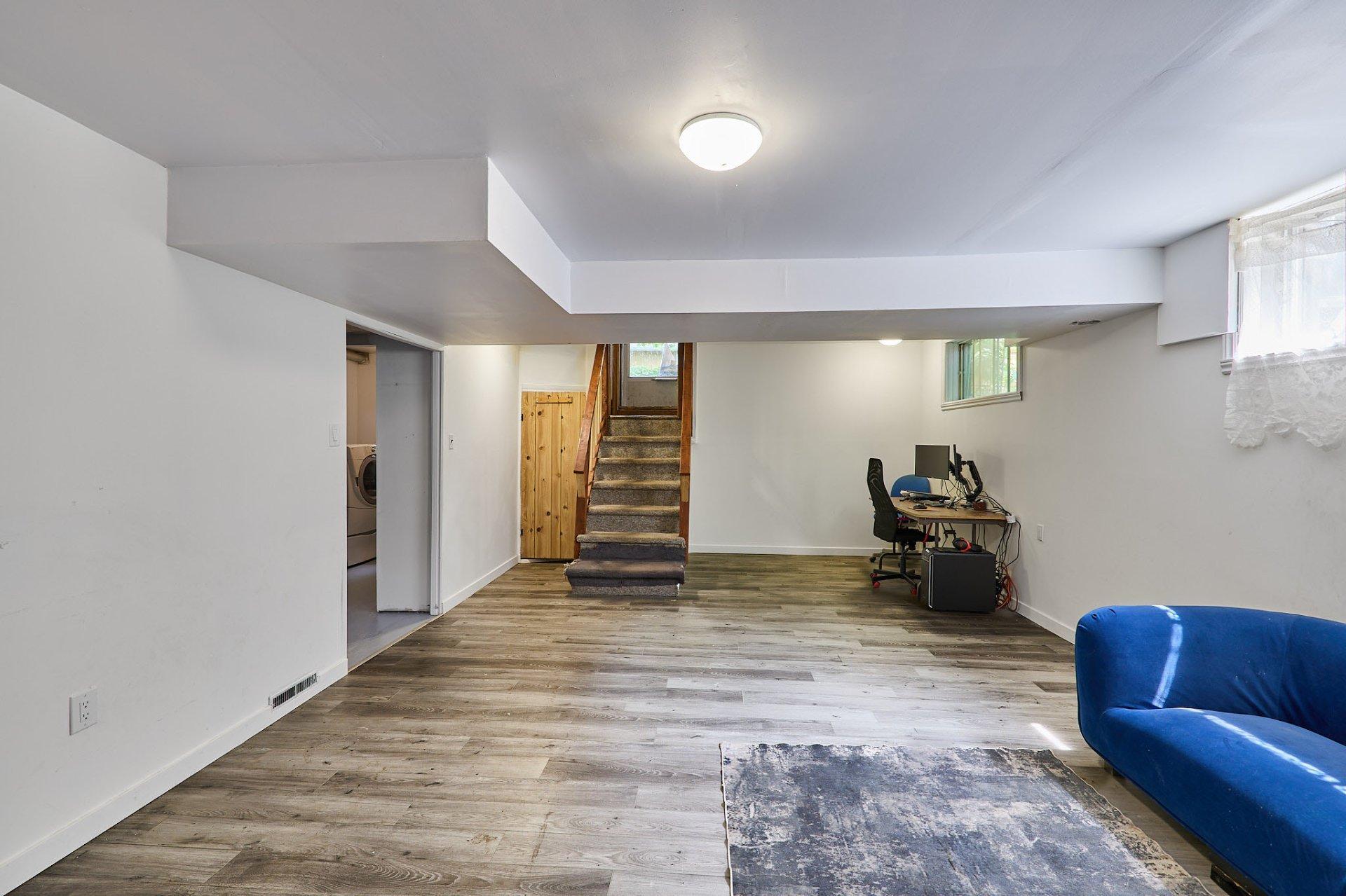 









185


Av. Verdi

,
Laval (Laval-des-Rapides),




QC
H7N3E2

