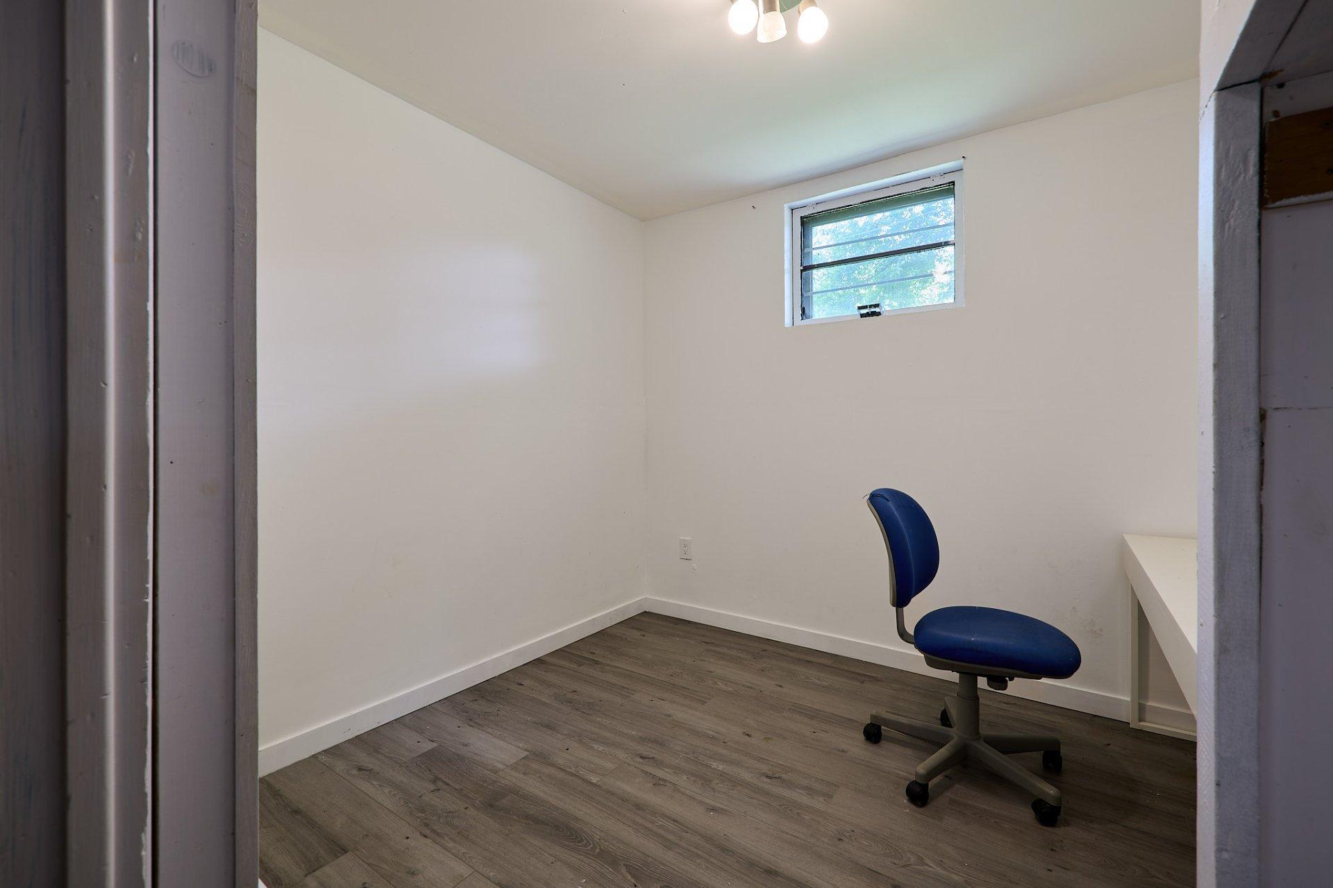 









185


Av. Verdi

,
Laval (Laval-des-Rapides),




QC
H7N3E2

