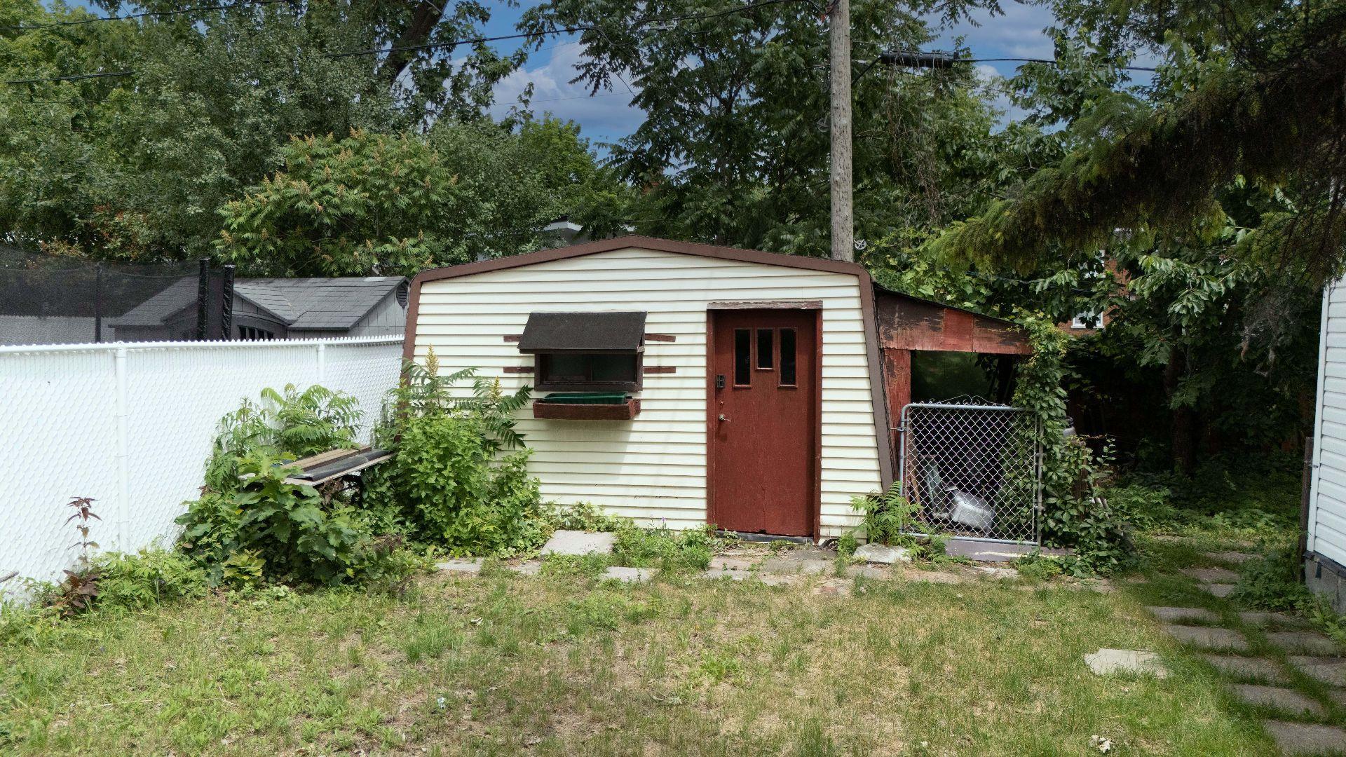 









185


Av. Verdi

,
Laval (Laval-des-Rapides),




QC
H7N3E2

