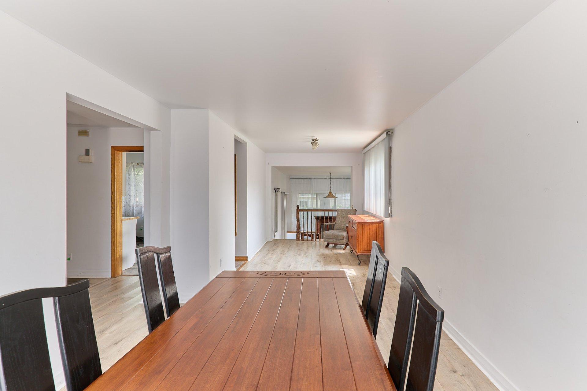 









185


Av. Verdi

,
Laval (Laval-des-Rapides),




QC
H7N3E2


