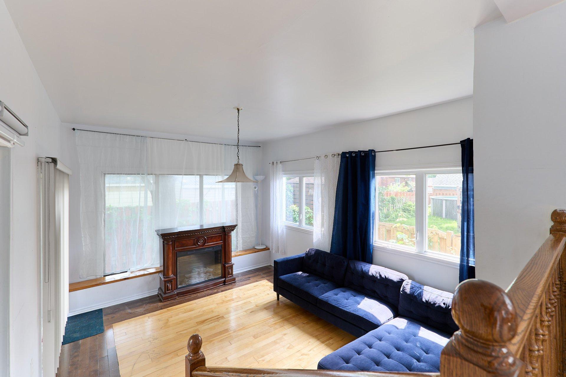 









185


Av. Verdi

,
Laval (Laval-des-Rapides),




QC
H7N3E2

