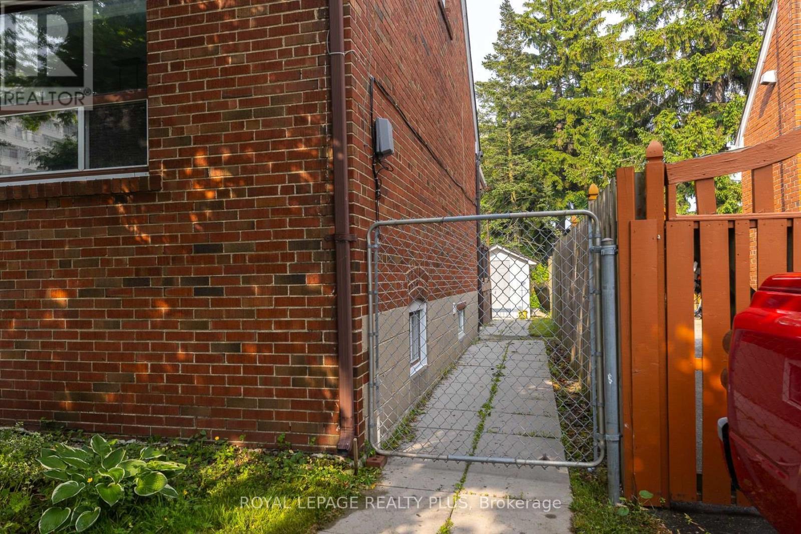 












133 WESLEY STREET

,
Toronto,




Ontario
M8Y2W9

