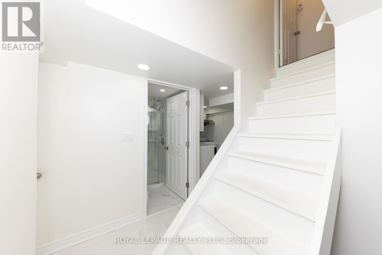 












133 WESLEY STREET

,
Toronto,




Ontario
M8Y2W9

