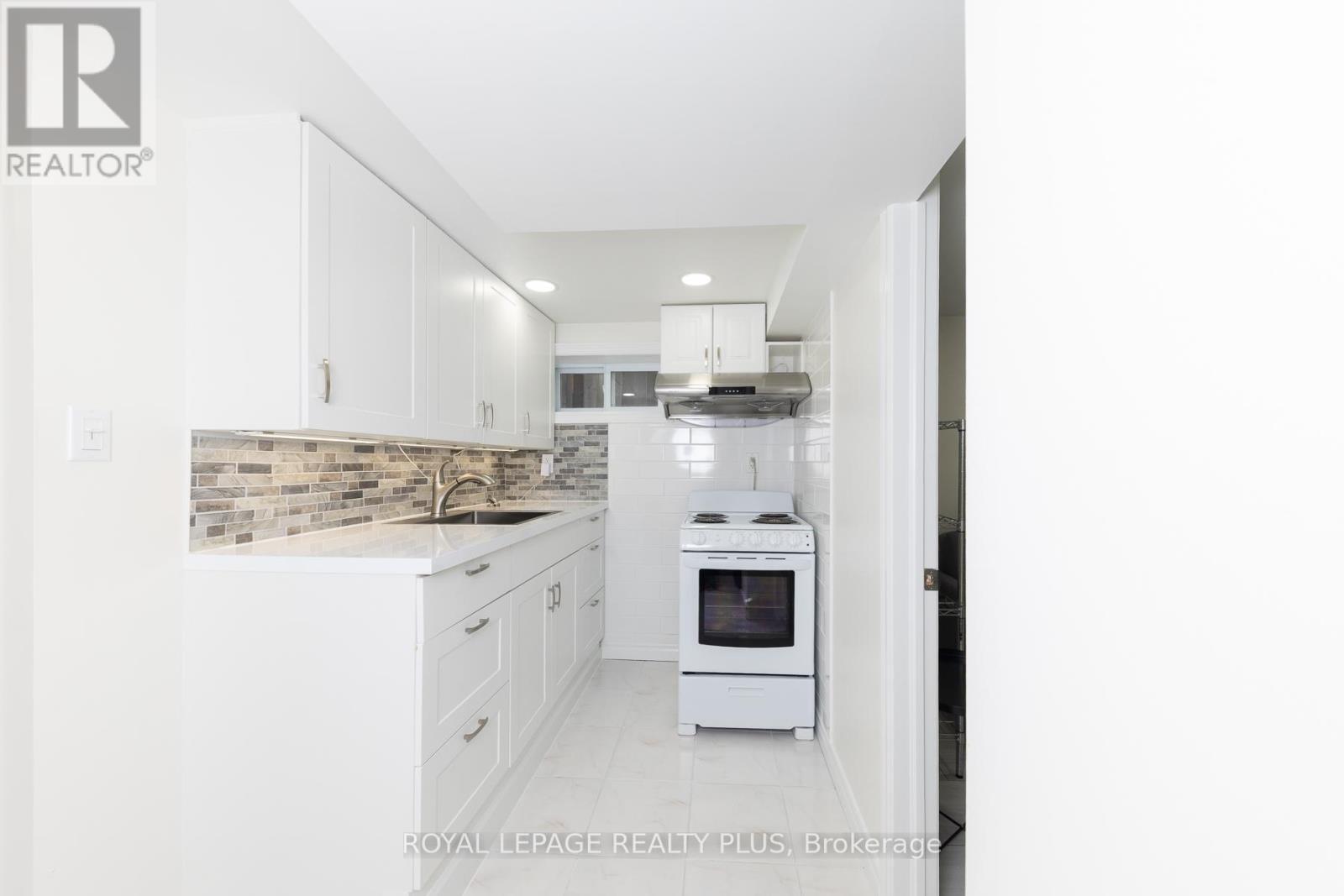 












133 WESLEY STREET

,
Toronto,




Ontario
M8Y2W9

