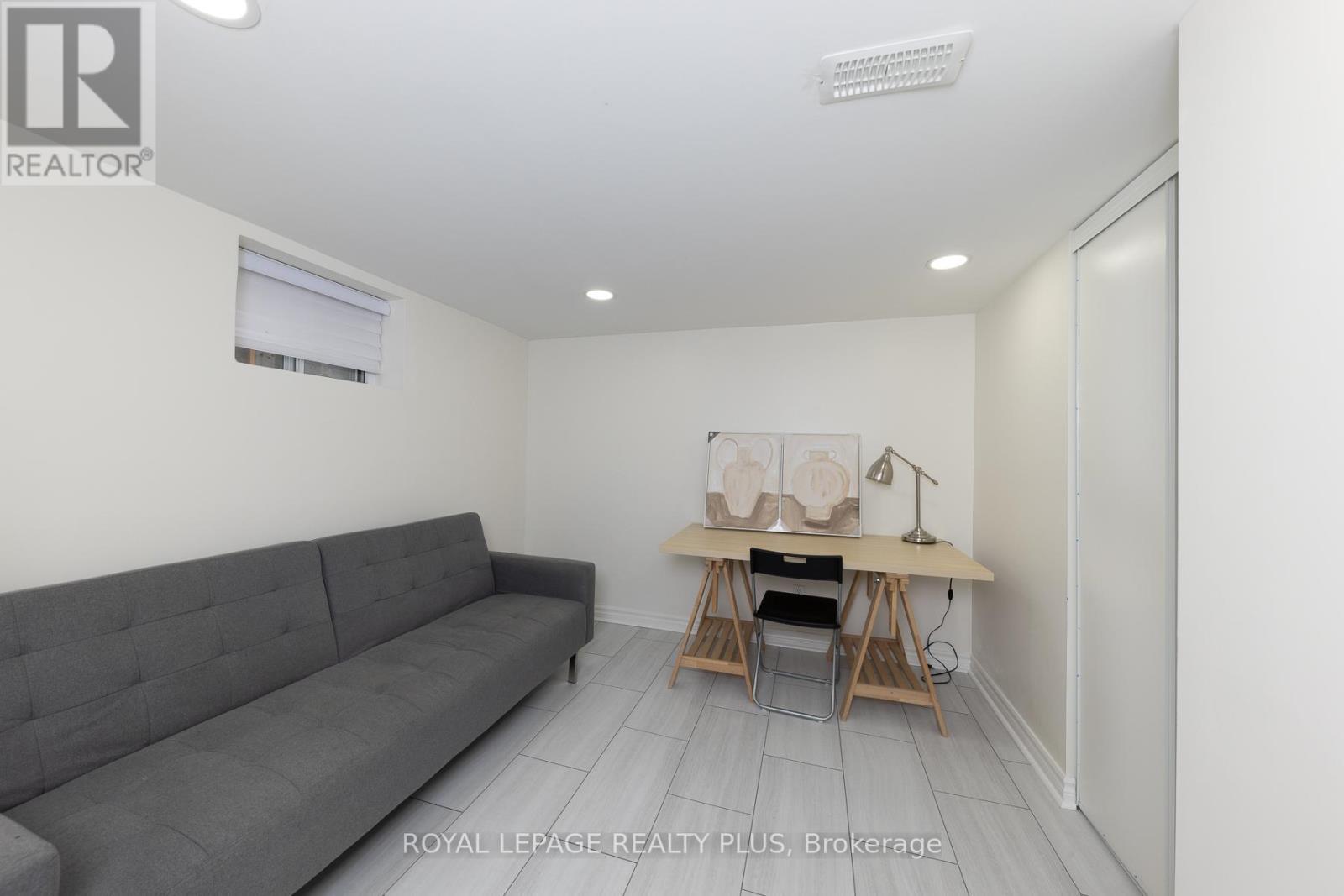 












133 WESLEY STREET

,
Toronto,




Ontario
M8Y2W9

