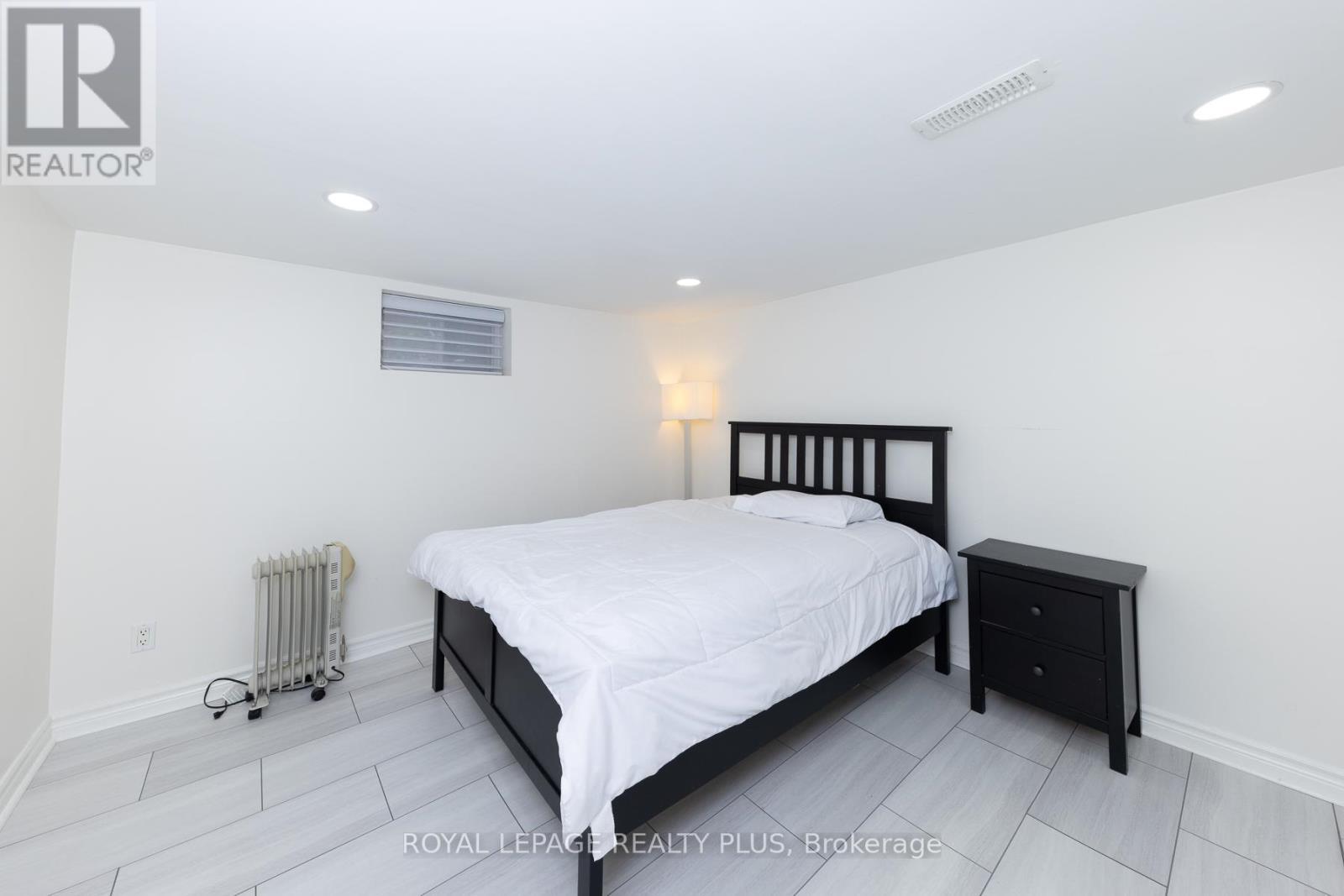 












133 WESLEY STREET

,
Toronto,




Ontario
M8Y2W9

