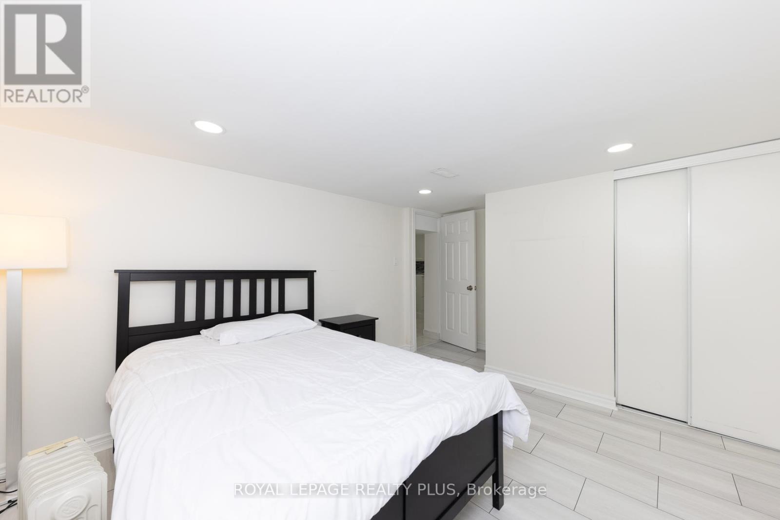 












133 WESLEY STREET

,
Toronto,




Ontario
M8Y2W9

