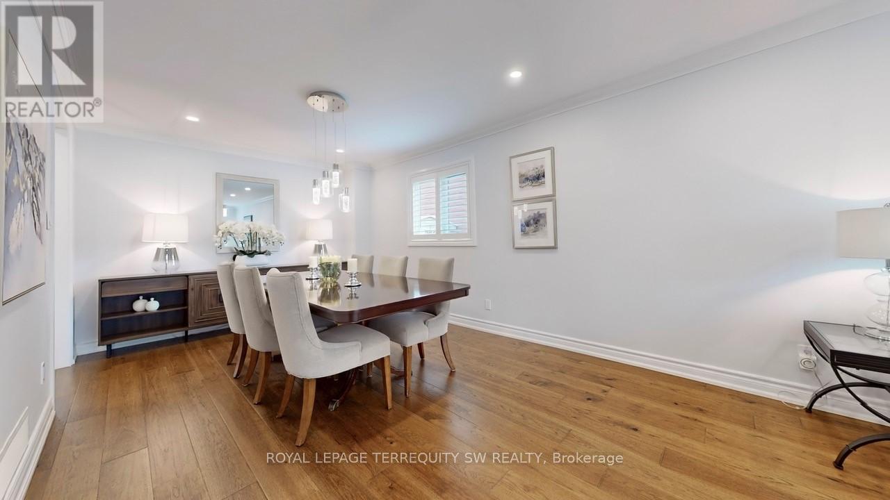 












31 BRYANT ROAD

,
Markham,




Ontario
L3P5Y7


