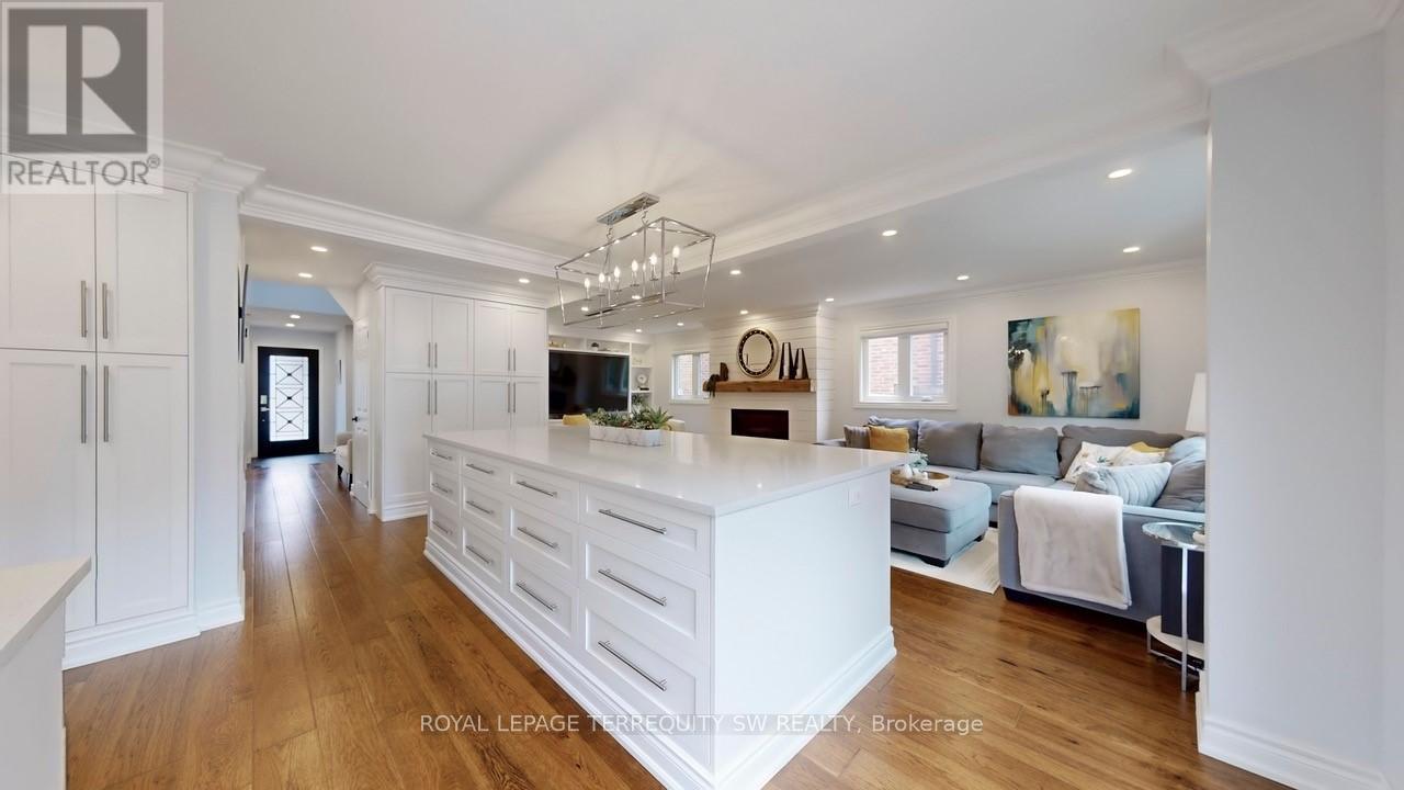 












31 BRYANT ROAD

,
Markham,




Ontario
L3P5Y7

