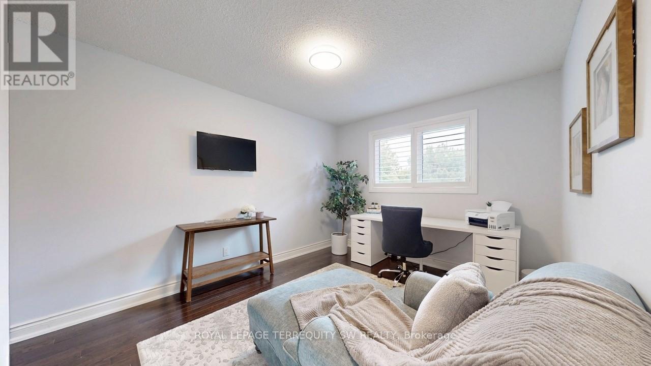 












31 BRYANT ROAD

,
Markham,




Ontario
L3P5Y7

