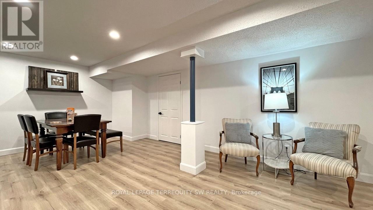 












31 BRYANT ROAD

,
Markham,




Ontario
L3P5Y7

