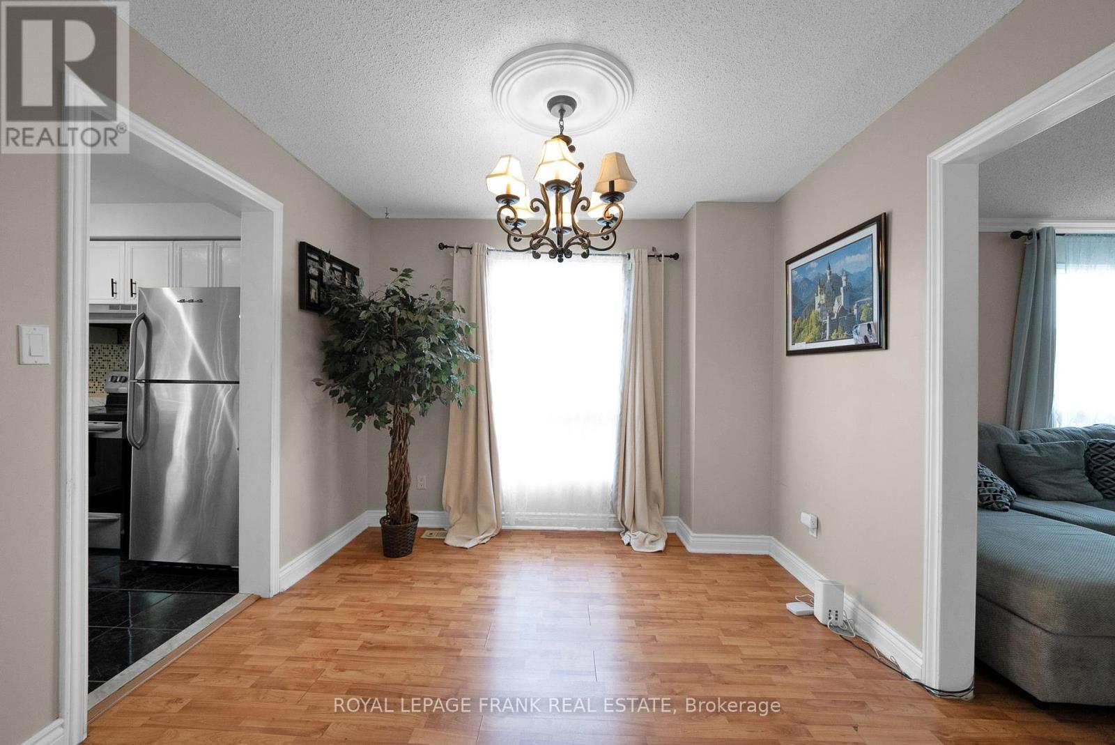 












848 ATTERSLEY DRIVE

,
Oshawa (Pinecrest),




Ontario
L1K1T9

