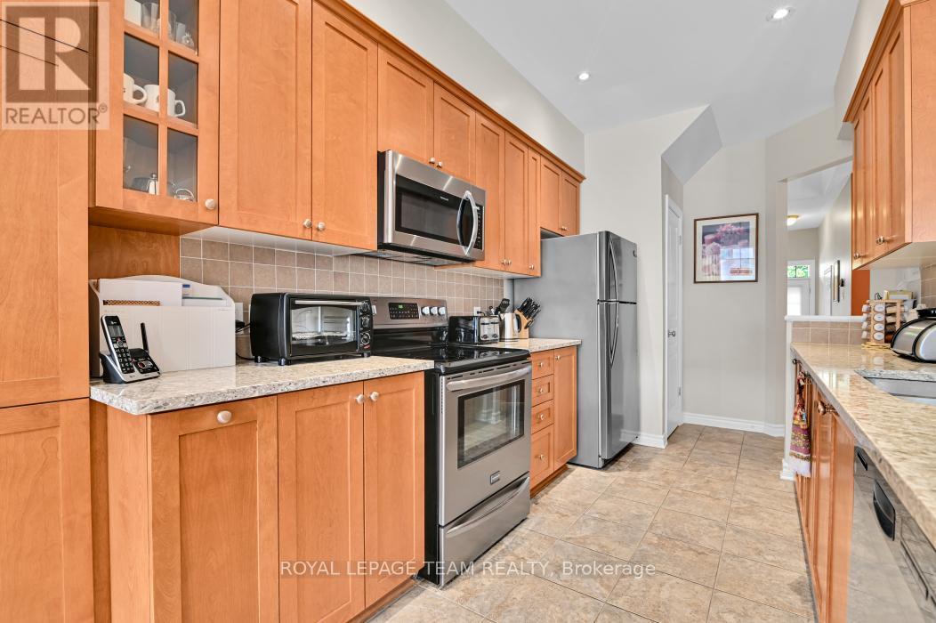 












135 JERSEY TEA CIRCLE

,
Ottawa,




Ontario
K1V2L3


