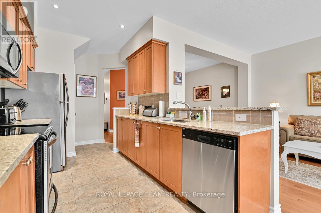 












135 JERSEY TEA CIRCLE

,
Ottawa,




Ontario
K1V2L3

