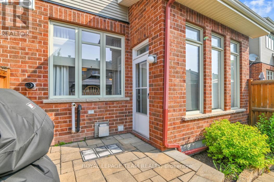 












135 JERSEY TEA CIRCLE

,
Ottawa,




Ontario
K1V2L3

