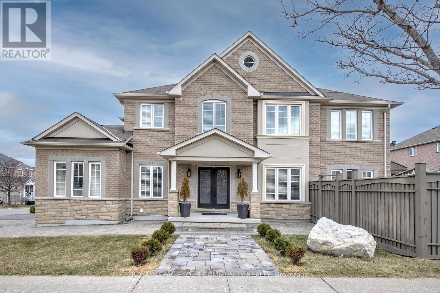 












45 PULLMAN ROAD

,
Vaughan,




Ontario
L6A4T7

