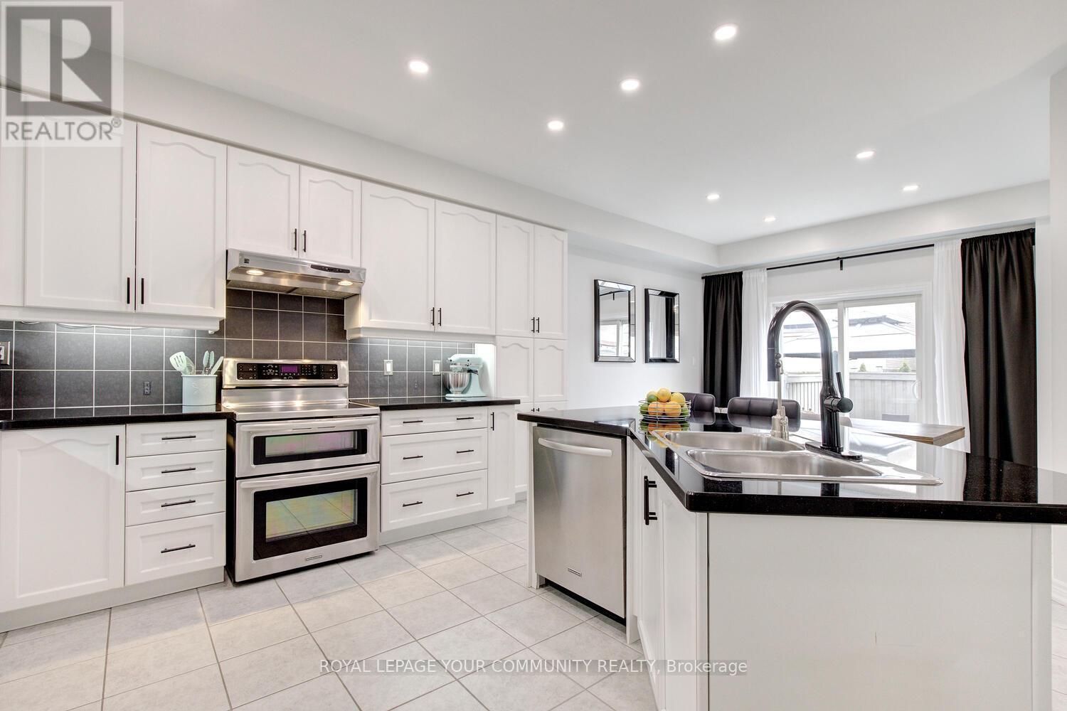 












45 PULLMAN ROAD

,
Vaughan,




Ontario
L6A4T7

