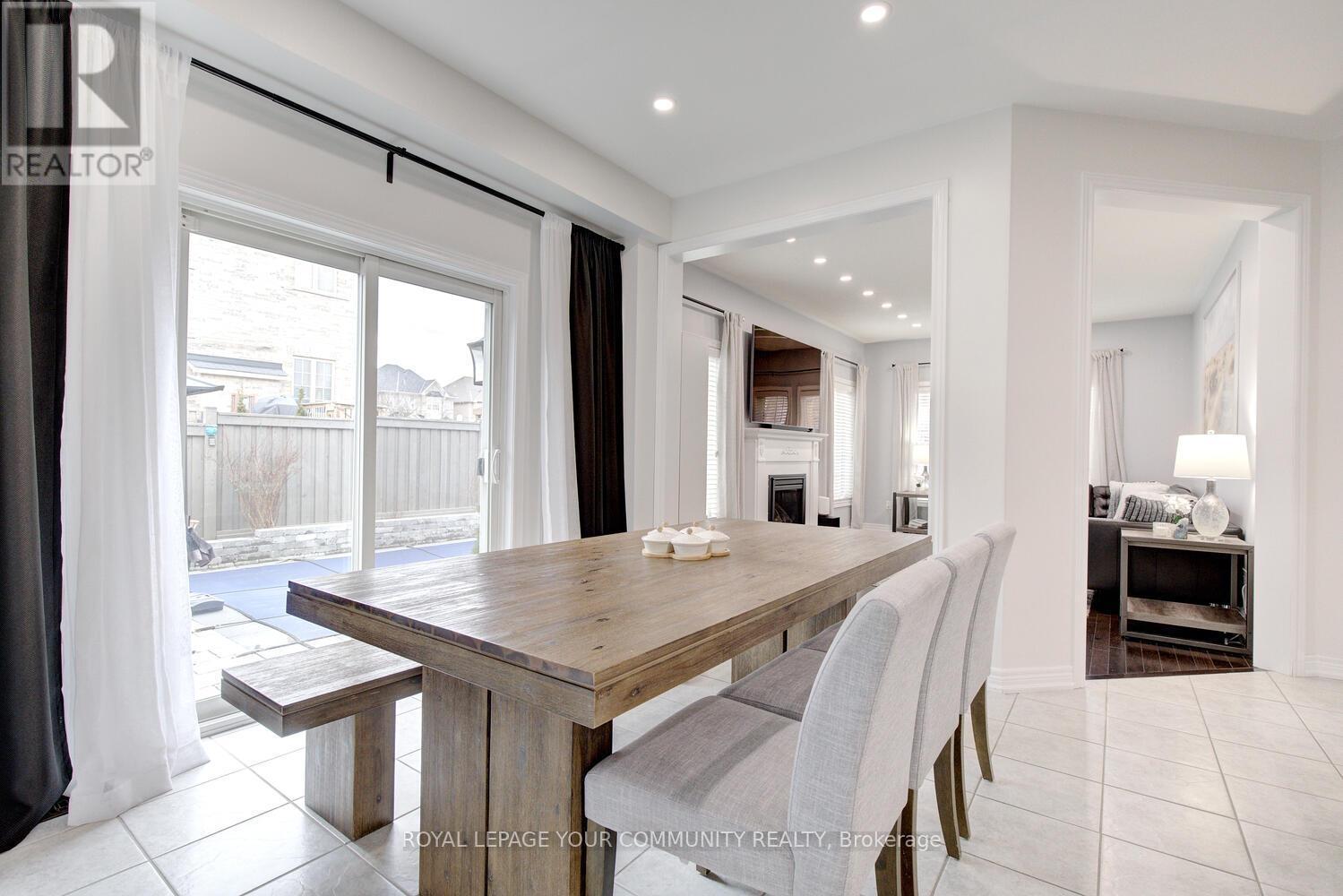 












45 PULLMAN ROAD

,
Vaughan,




Ontario
L6A4T7


