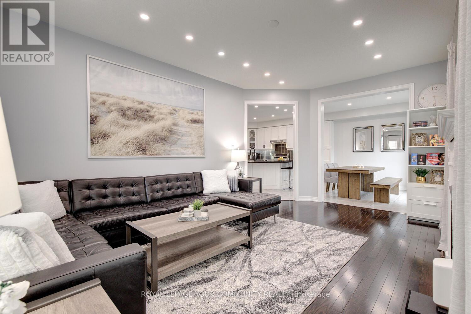 












45 PULLMAN ROAD

,
Vaughan,




Ontario
L6A4T7

