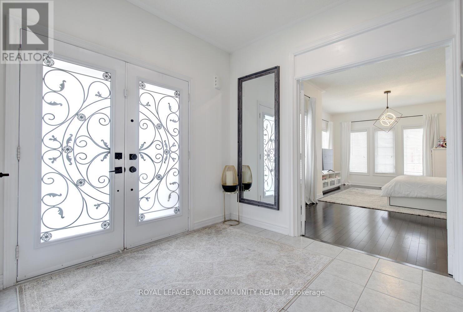 












45 PULLMAN ROAD

,
Vaughan,




Ontario
L6A4T7

