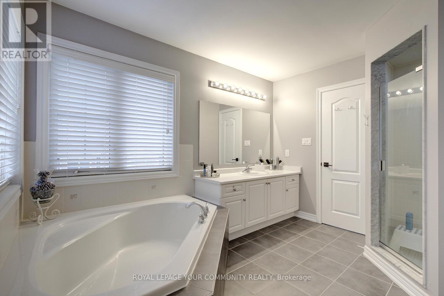 












45 PULLMAN ROAD

,
Vaughan,




Ontario
L6A4T7

