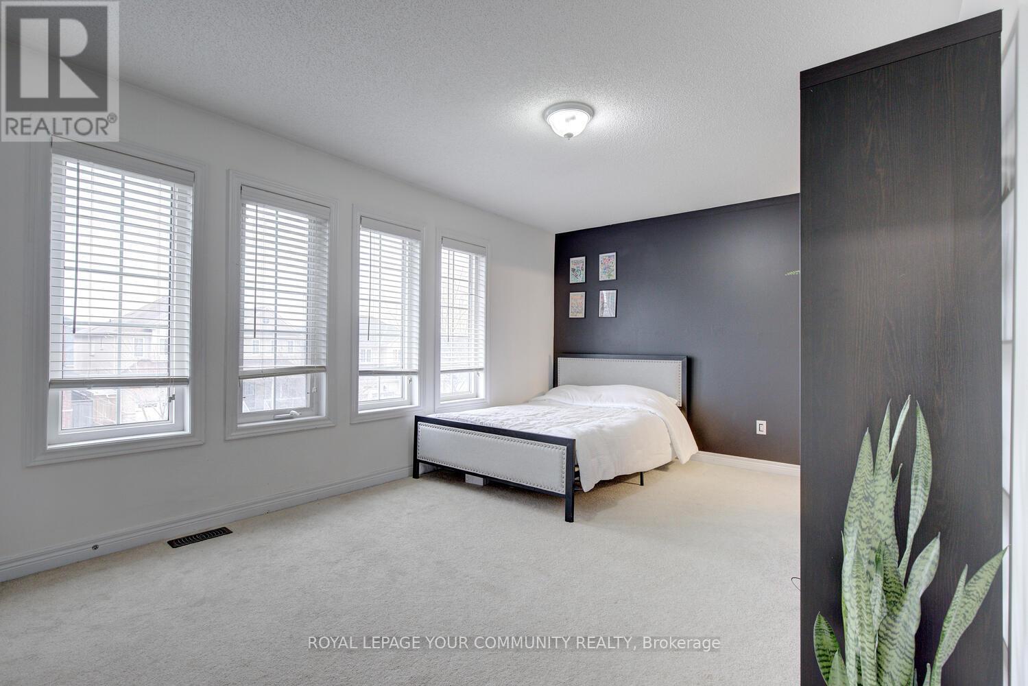 












45 PULLMAN ROAD

,
Vaughan,




Ontario
L6A4T7

