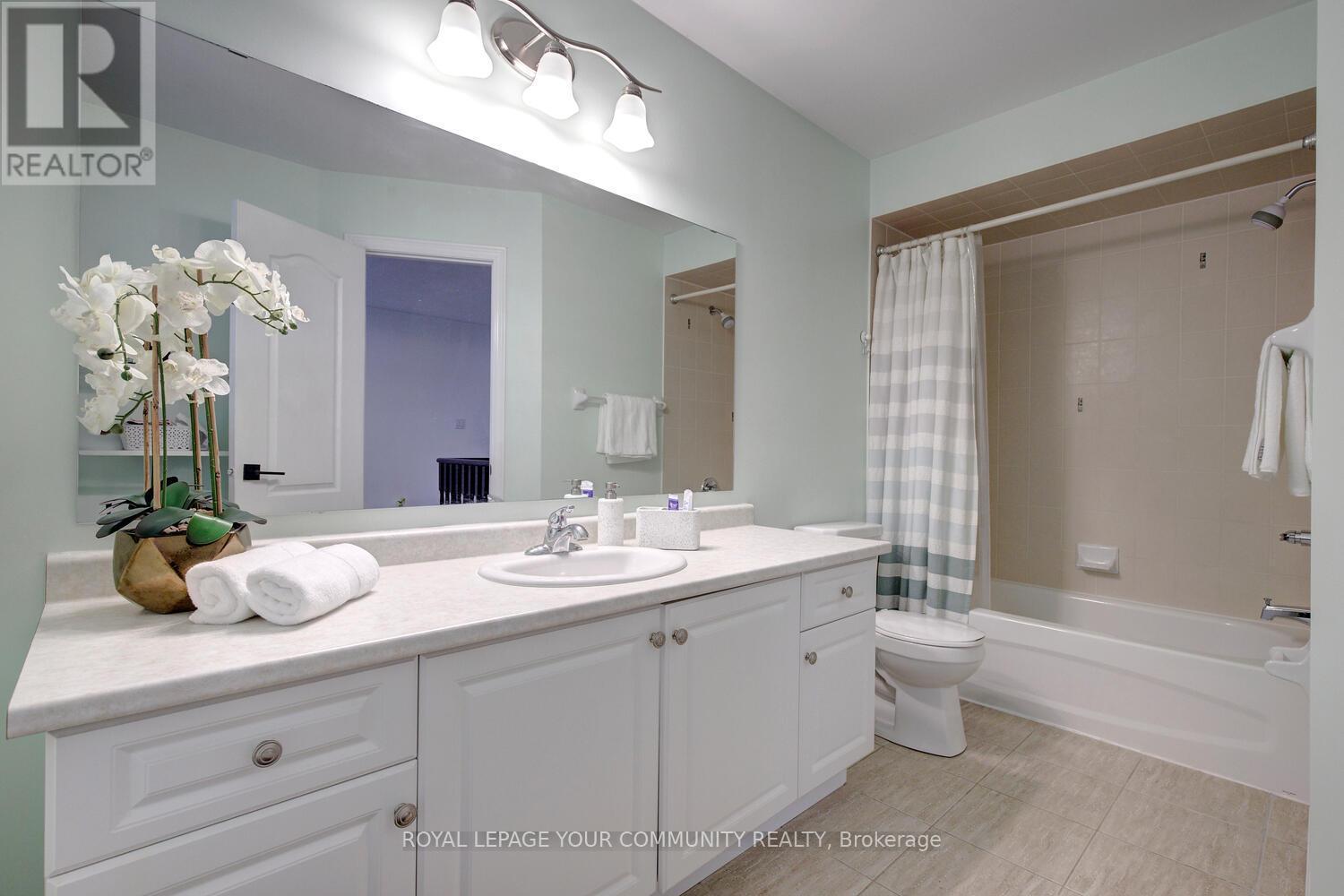 












45 PULLMAN ROAD

,
Vaughan,




Ontario
L6A4T7

