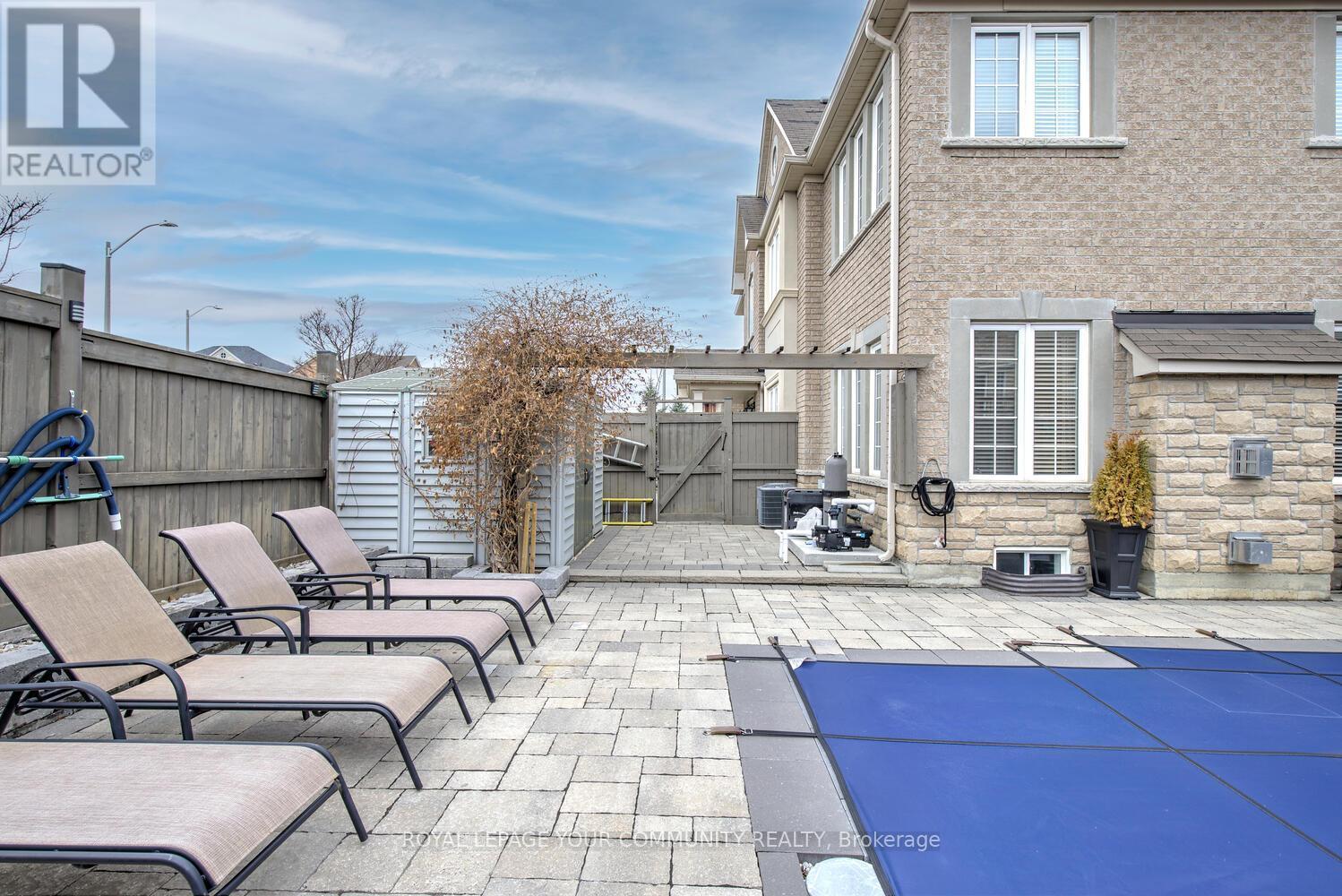 












45 PULLMAN ROAD

,
Vaughan,




Ontario
L6A4T7

