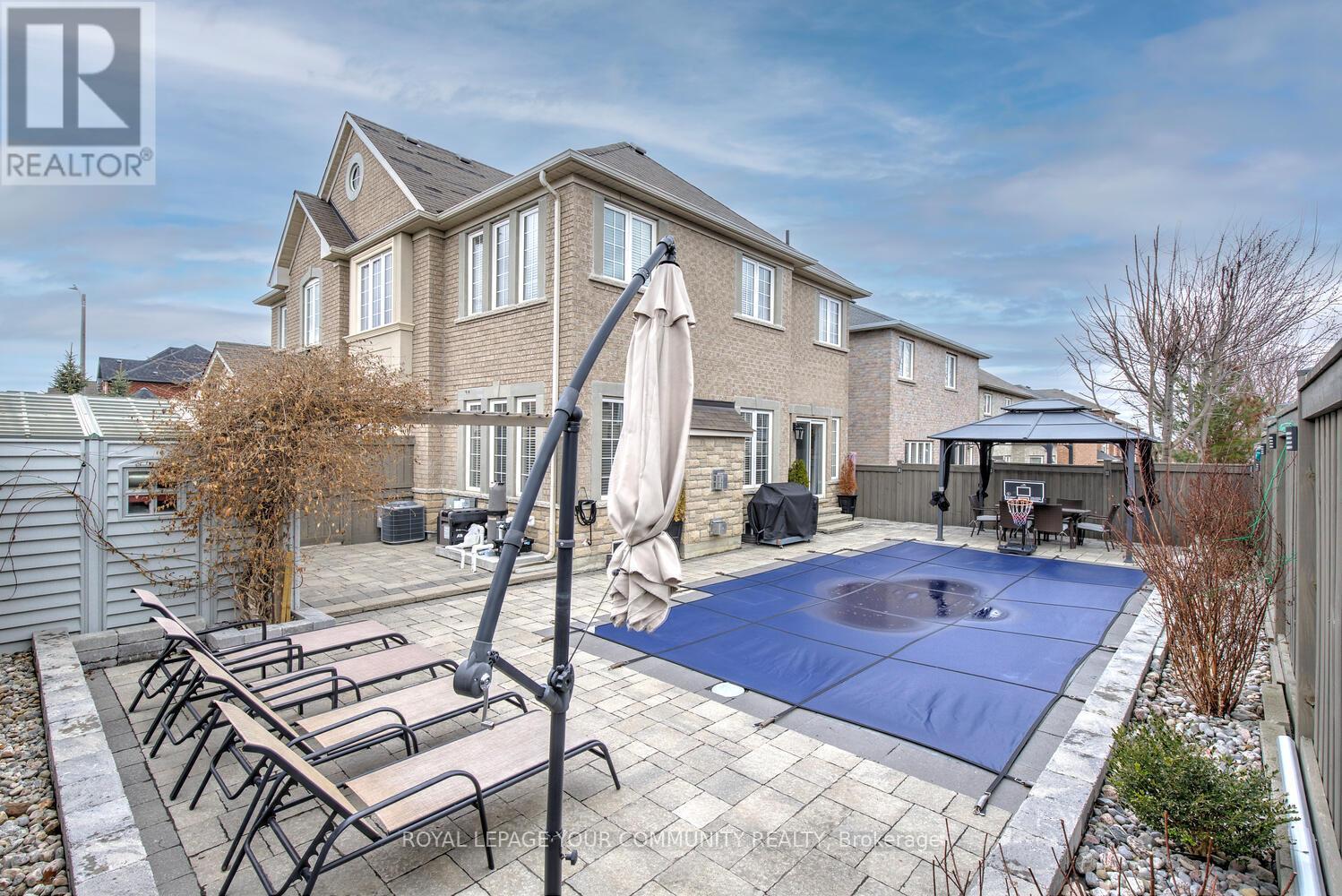 












45 PULLMAN ROAD

,
Vaughan,




Ontario
L6A4T7

