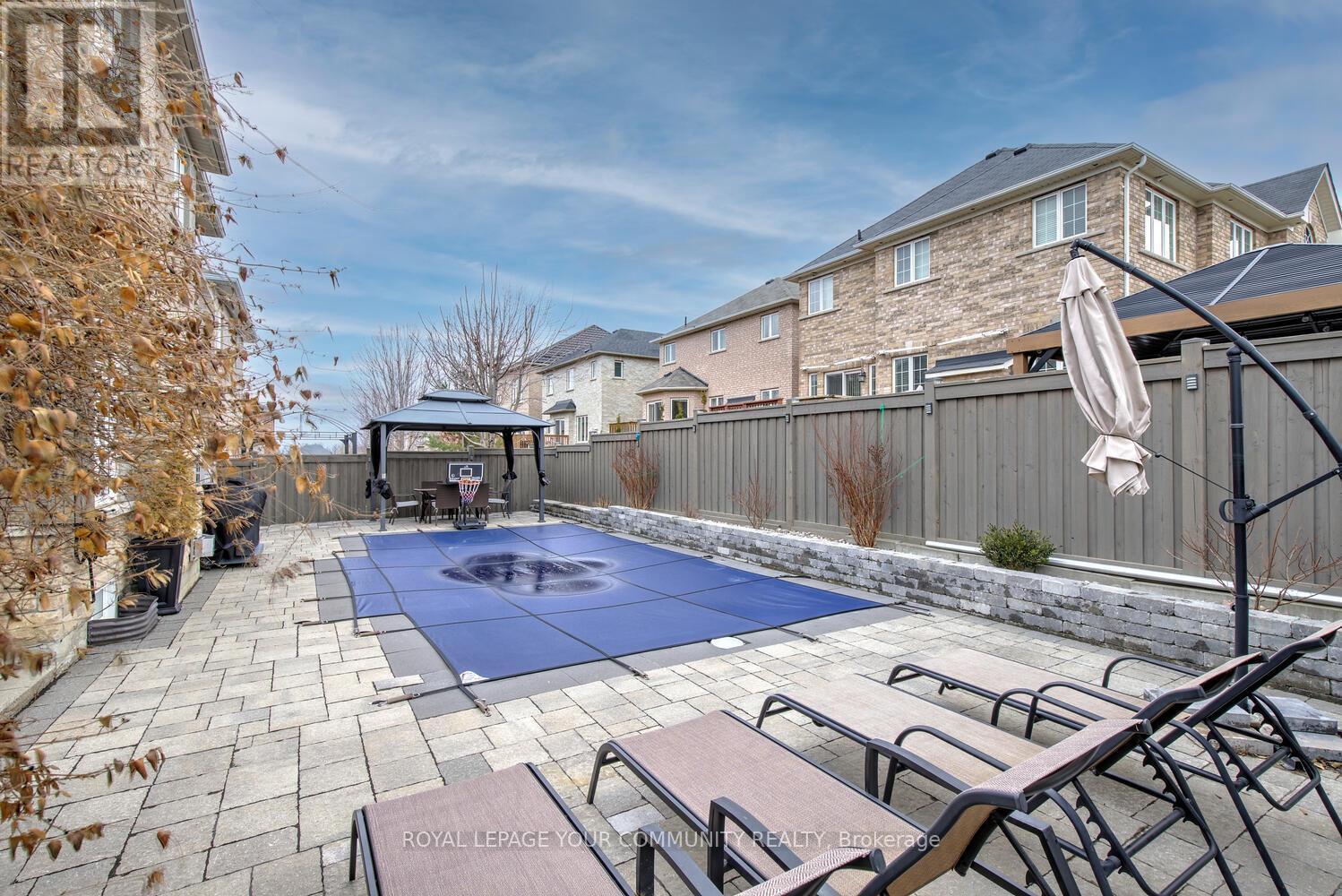 












45 PULLMAN ROAD

,
Vaughan,




Ontario
L6A4T7

