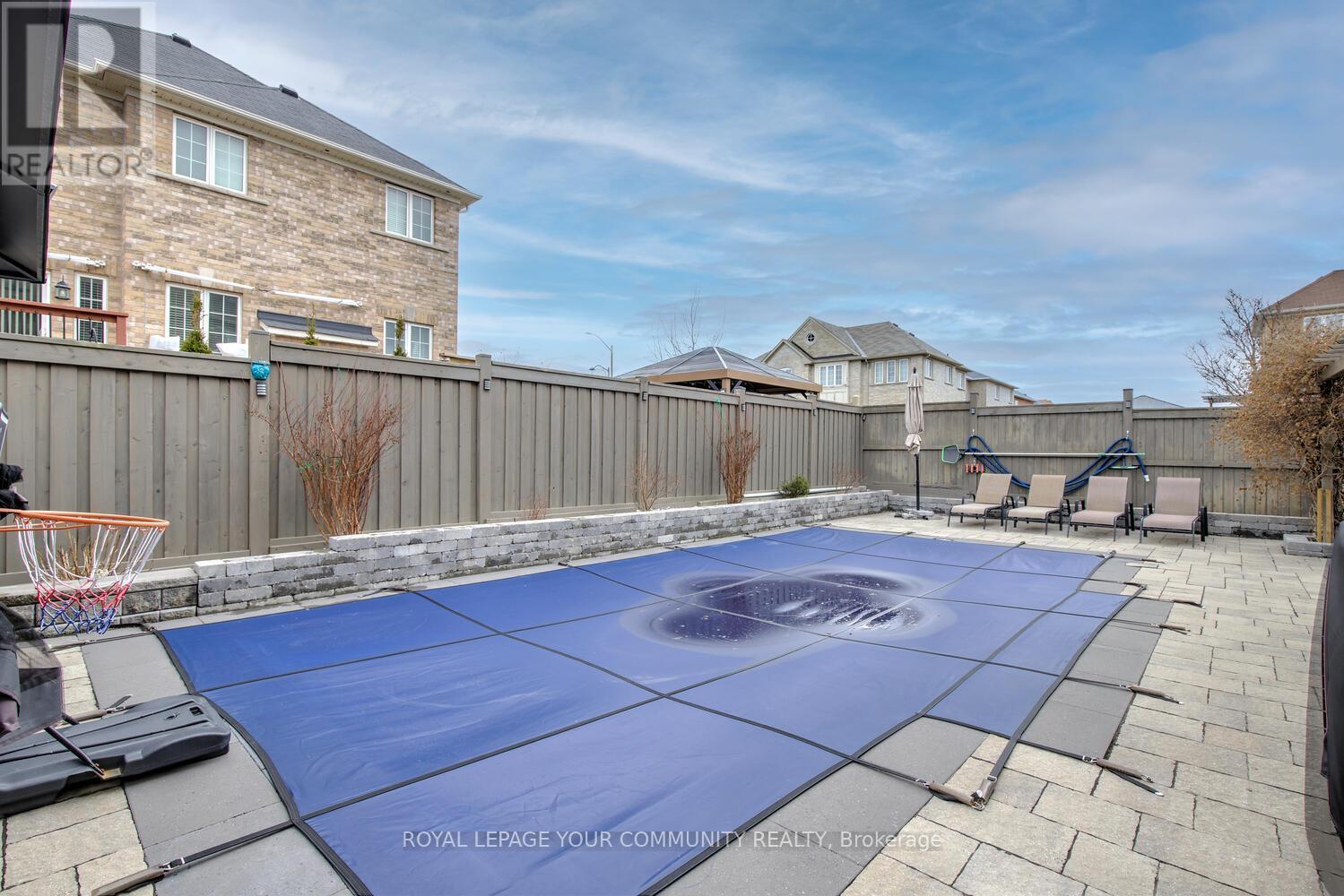












45 PULLMAN ROAD

,
Vaughan,




Ontario
L6A4T7

