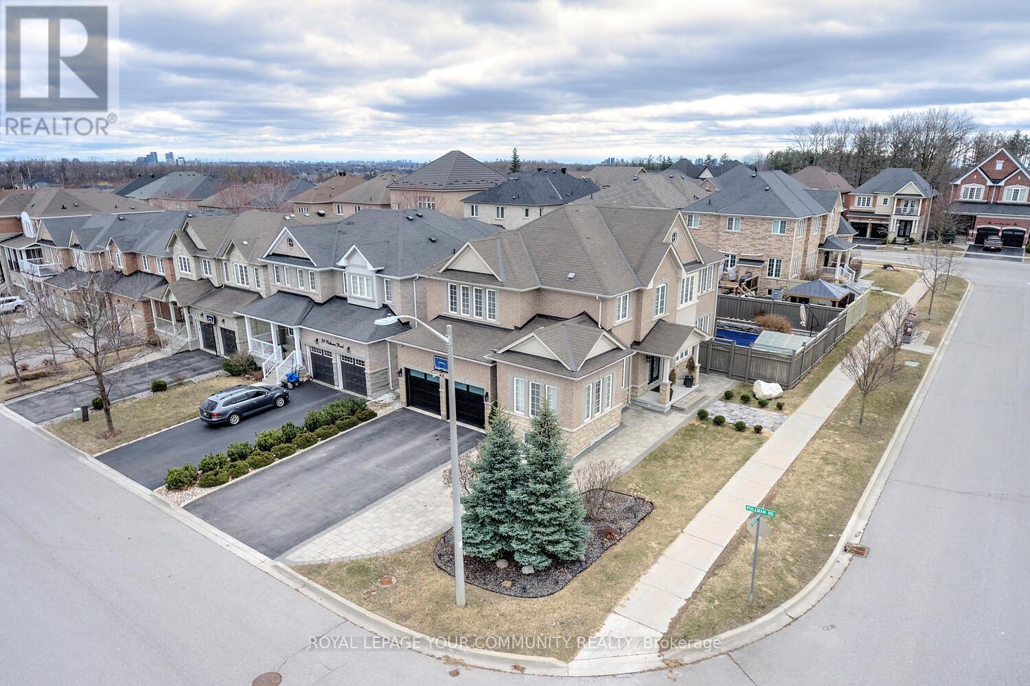 












45 PULLMAN ROAD

,
Vaughan,




Ontario
L6A4T7

