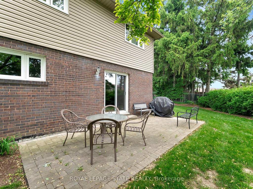 









31


Rialto

Court,
Hamilton,




ON
L9C 5T5

