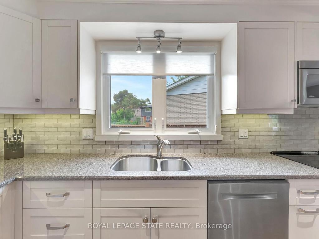 









31


Rialto

Court,
Hamilton,




ON
L9C 5T5

