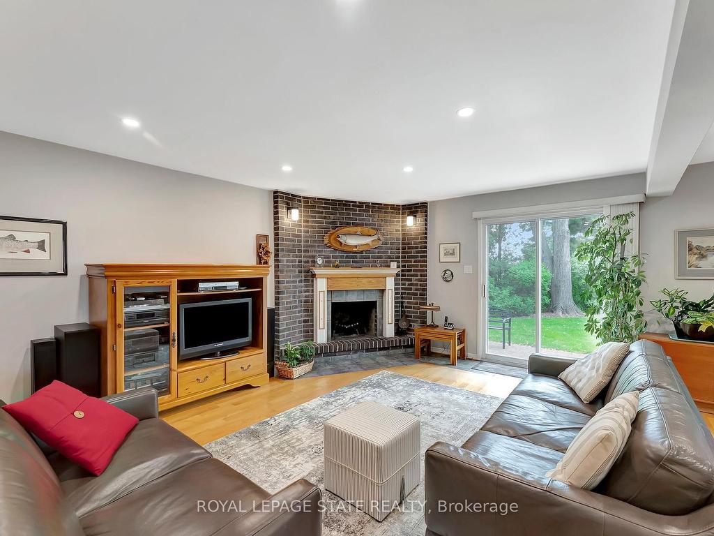 









31


Rialto

Court,
Hamilton,




ON
L9C 5T5

