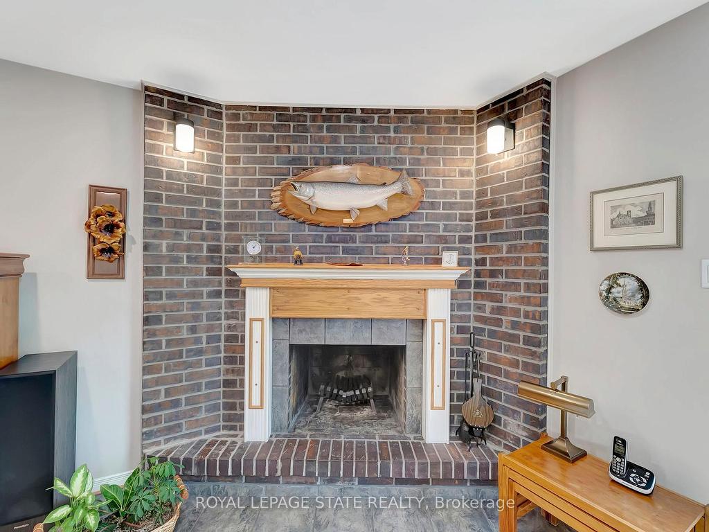









31


Rialto

Court,
Hamilton,




ON
L9C 5T5

