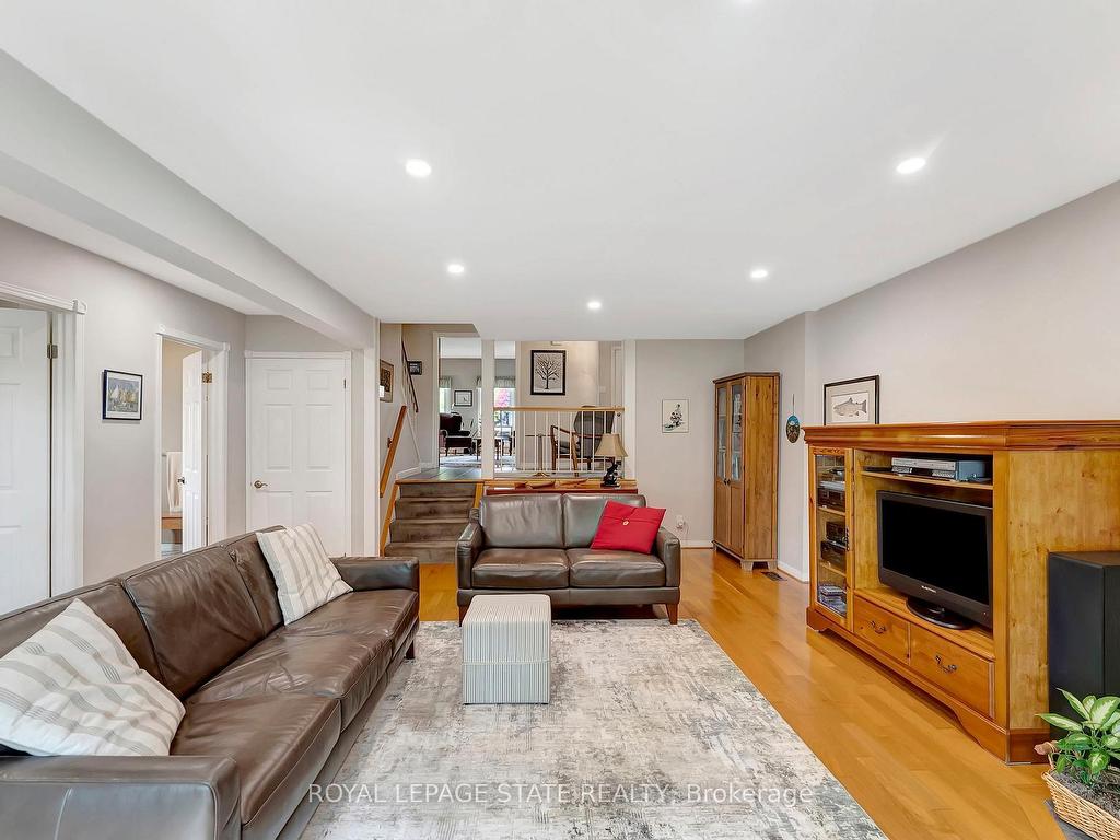 









31


Rialto

Court,
Hamilton,




ON
L9C 5T5

