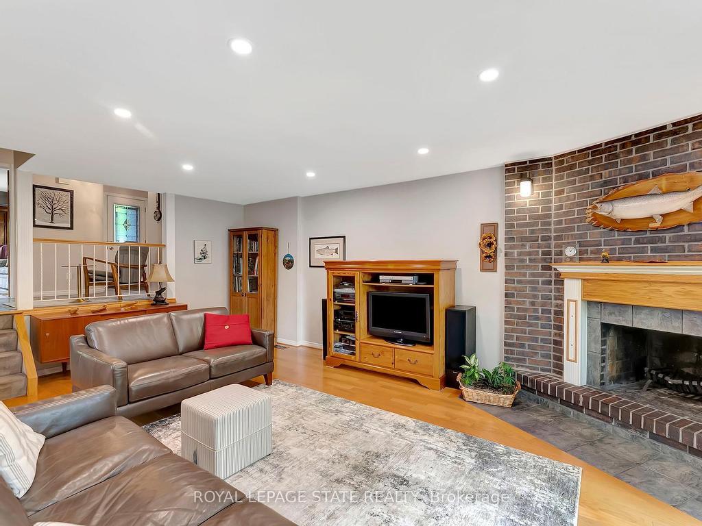 









31


Rialto

Court,
Hamilton,




ON
L9C 5T5

