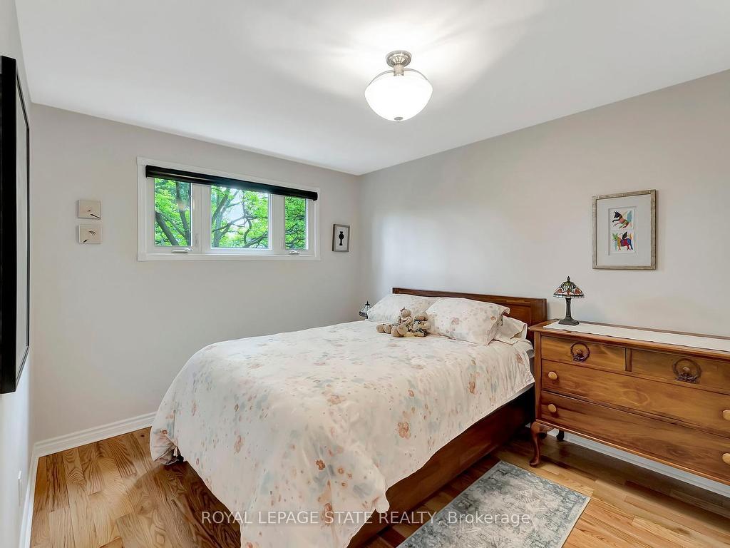 









31


Rialto

Court,
Hamilton,




ON
L9C 5T5


