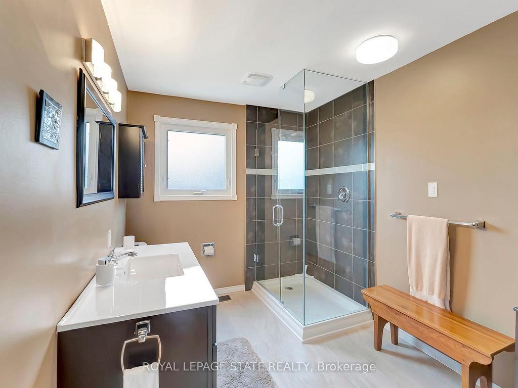 









31


Rialto

Court,
Hamilton,




ON
L9C 5T5

