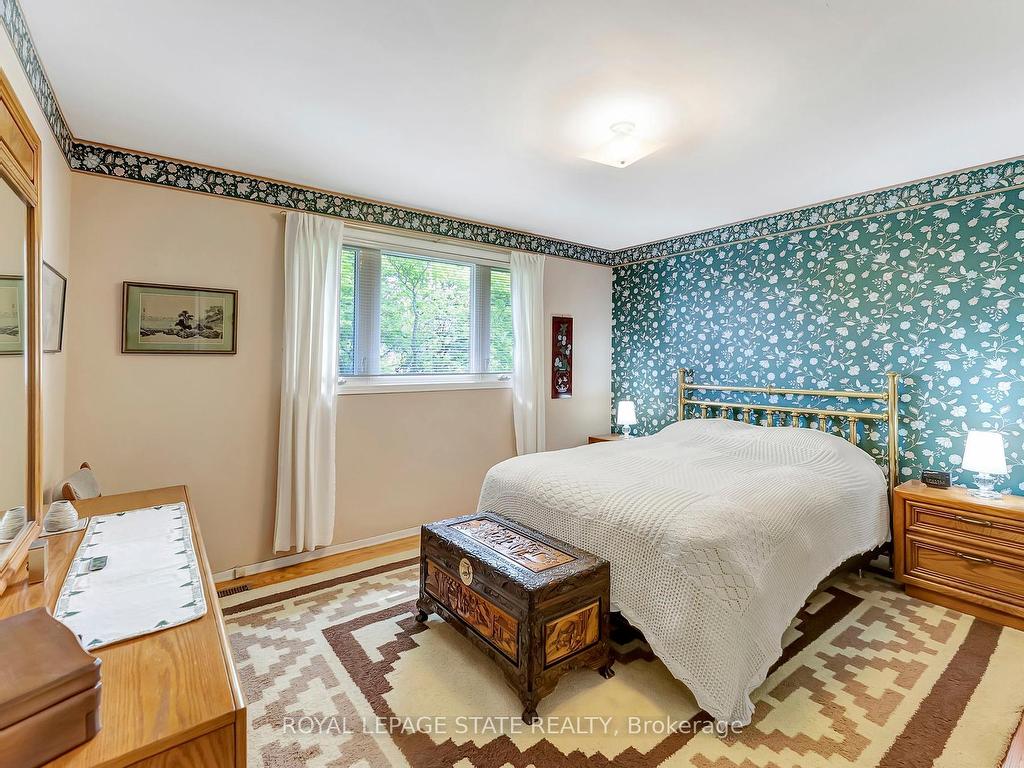 









31


Rialto

Court,
Hamilton,




ON
L9C 5T5

