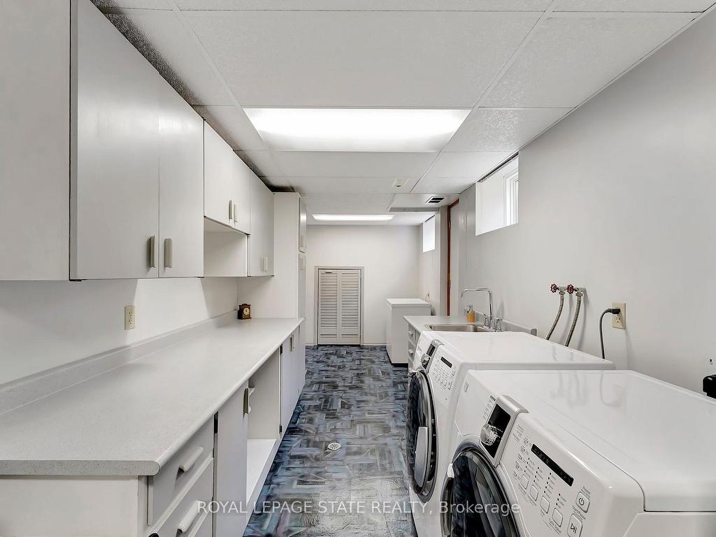 









31


Rialto

Court,
Hamilton,




ON
L9C 5T5

